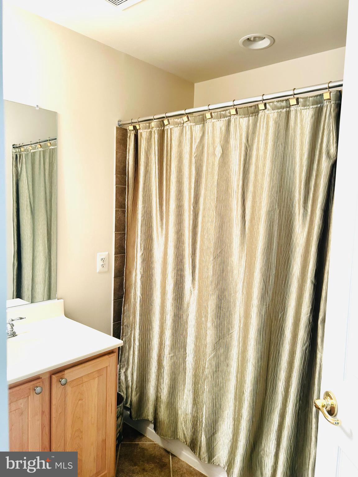 SHEFFIELD - Residential Lease