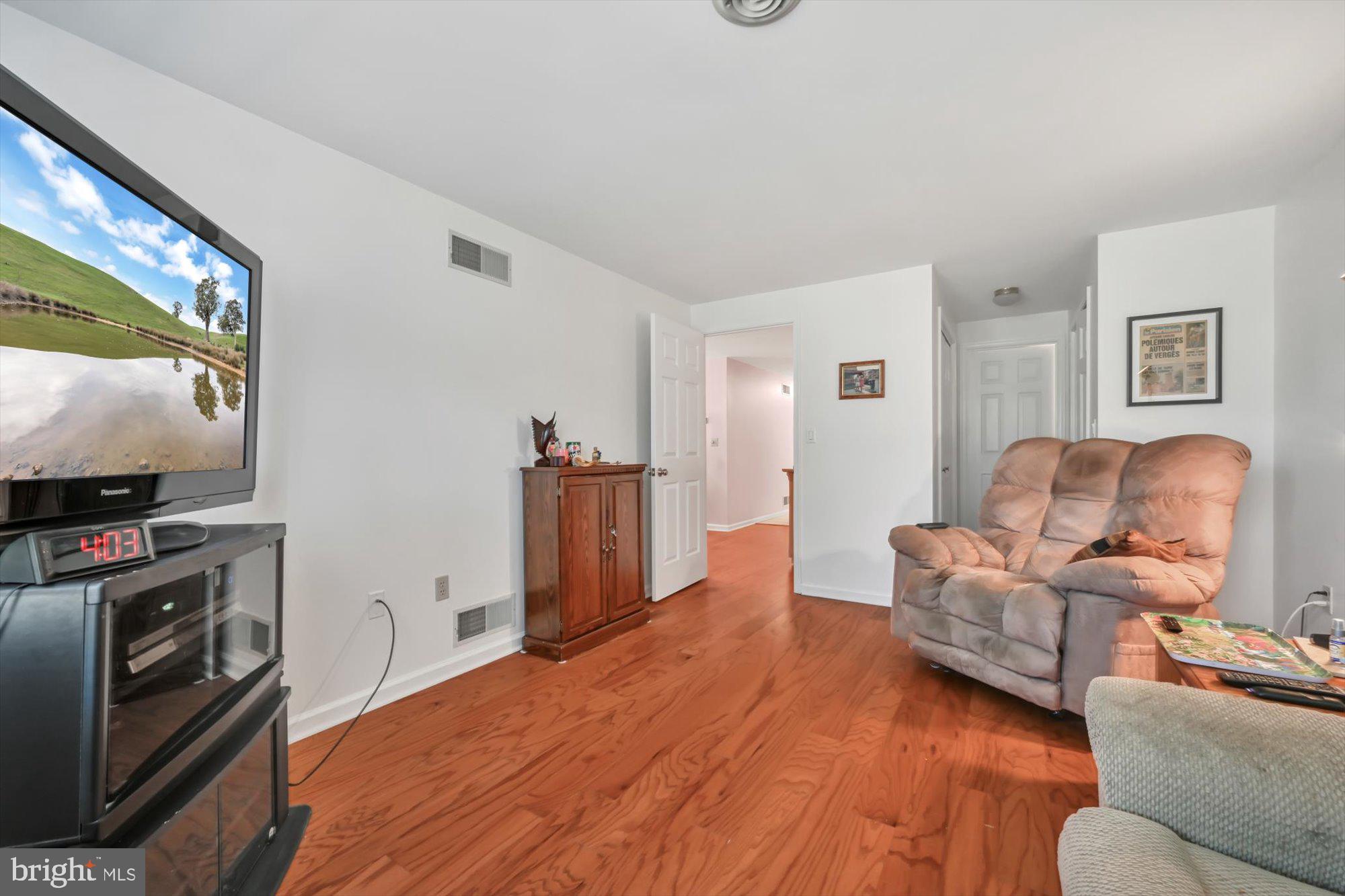 STONEGATE VILLAGE CONDO - Residential