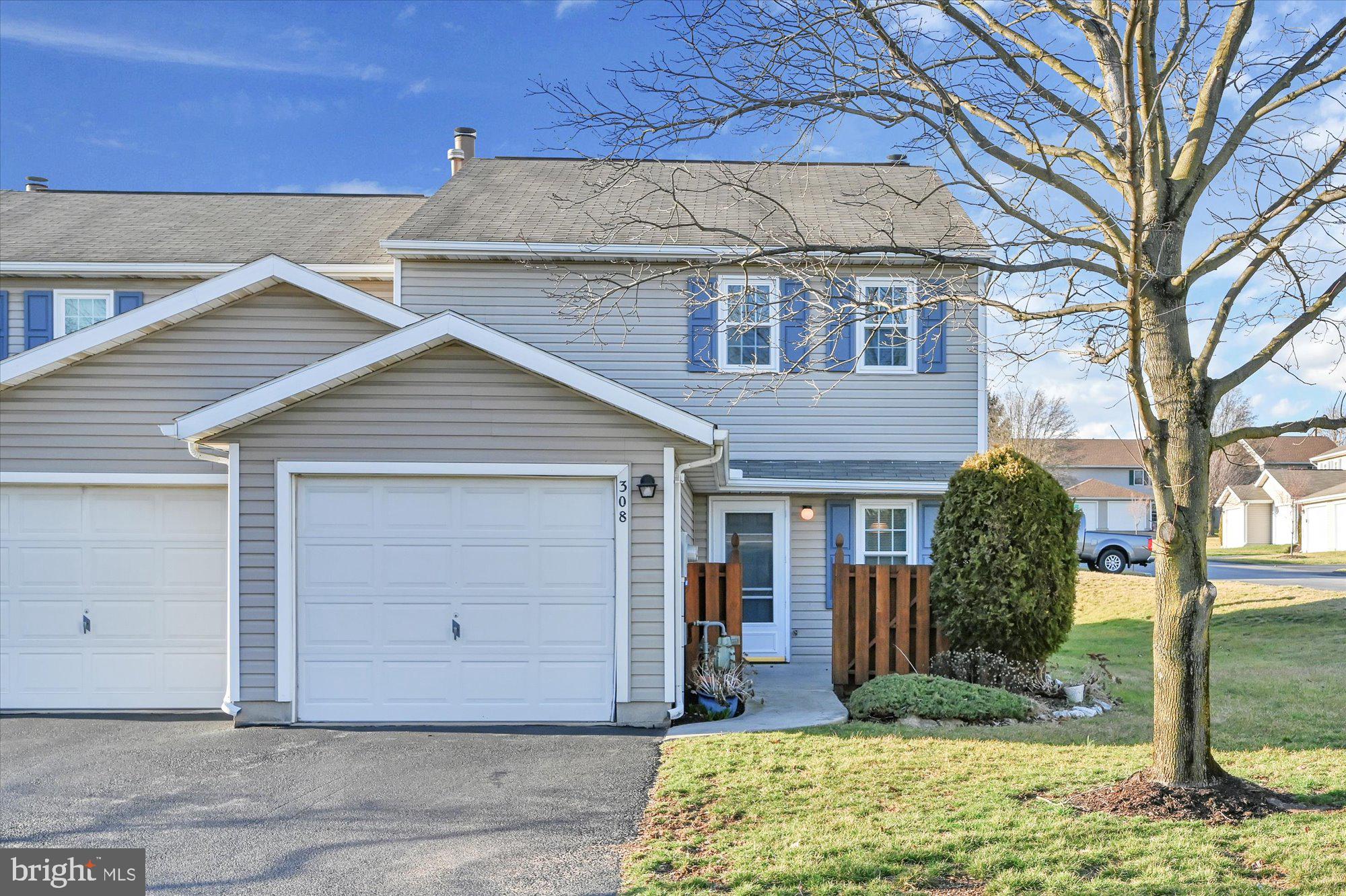 Nicely Maintained 3 BR 2 BA condo in West York School District. The main floor features hard wood floors a gas fire place and separate dining area. There is a primary bedroom with a walk in closet and primary bath. The kitchen has tile floor with a breakfast nook. The home also has a main floor laundry room. The 2nd floor has 2 additional bedrooms and another full bath. There is a bonus loft for additional home office / Bedroom space. The home has a one car attached garage and back patio. The home is convenient to shopping, restaurants & highways. This home is move in ready and perfect for someone looking for low-maintenance living. Schedule your showing today!