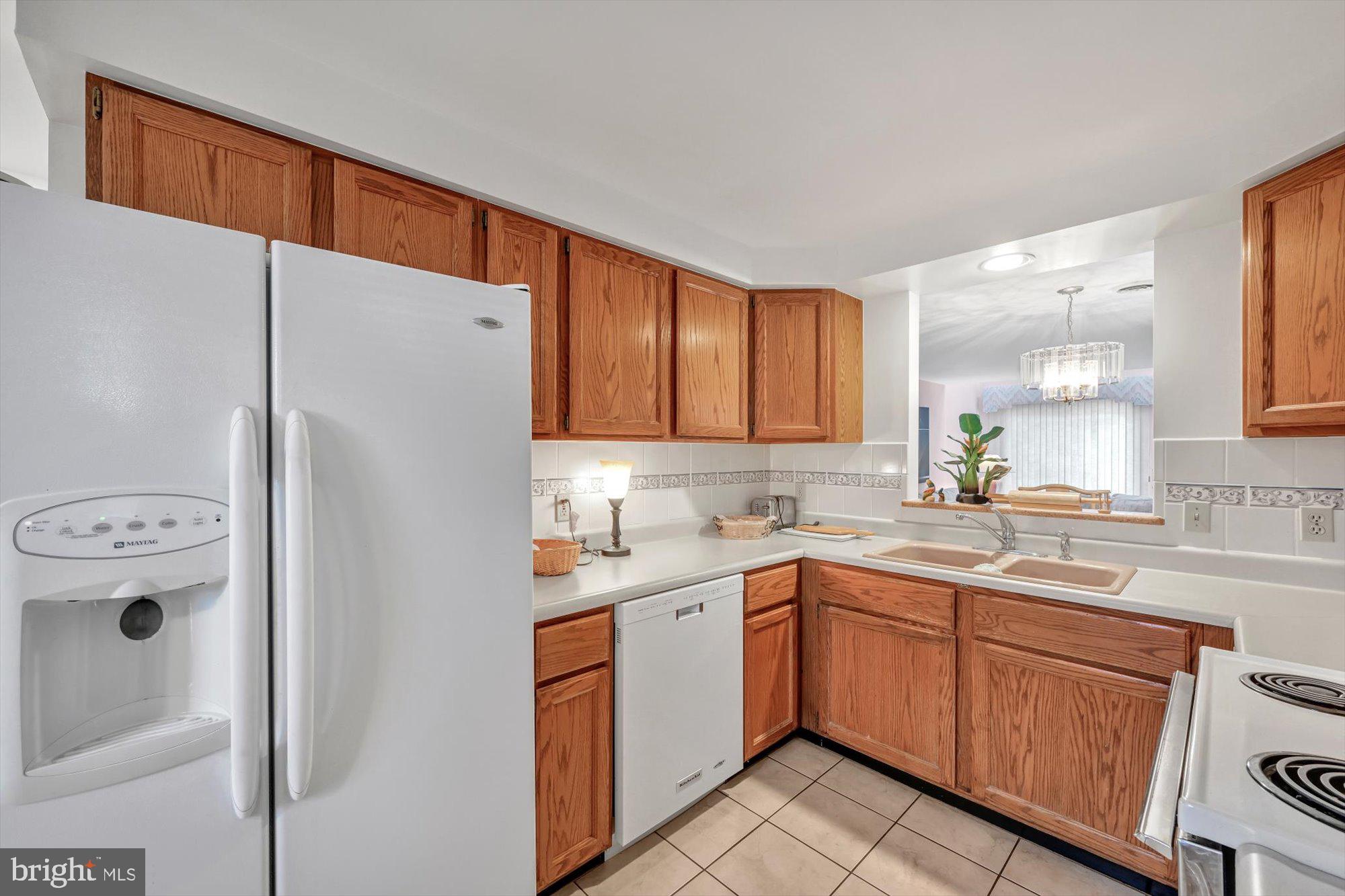 STONEGATE VILLAGE CONDO - Residential