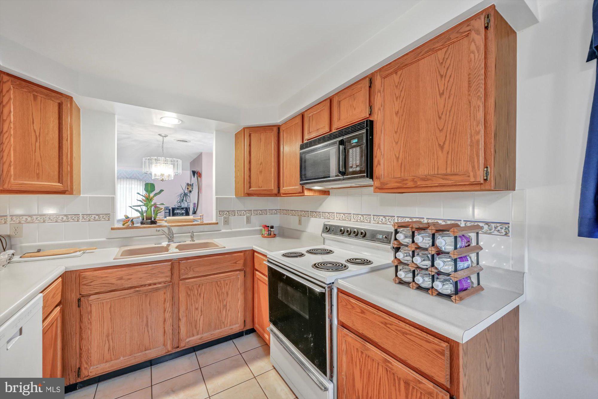 STONEGATE VILLAGE CONDO - Residential