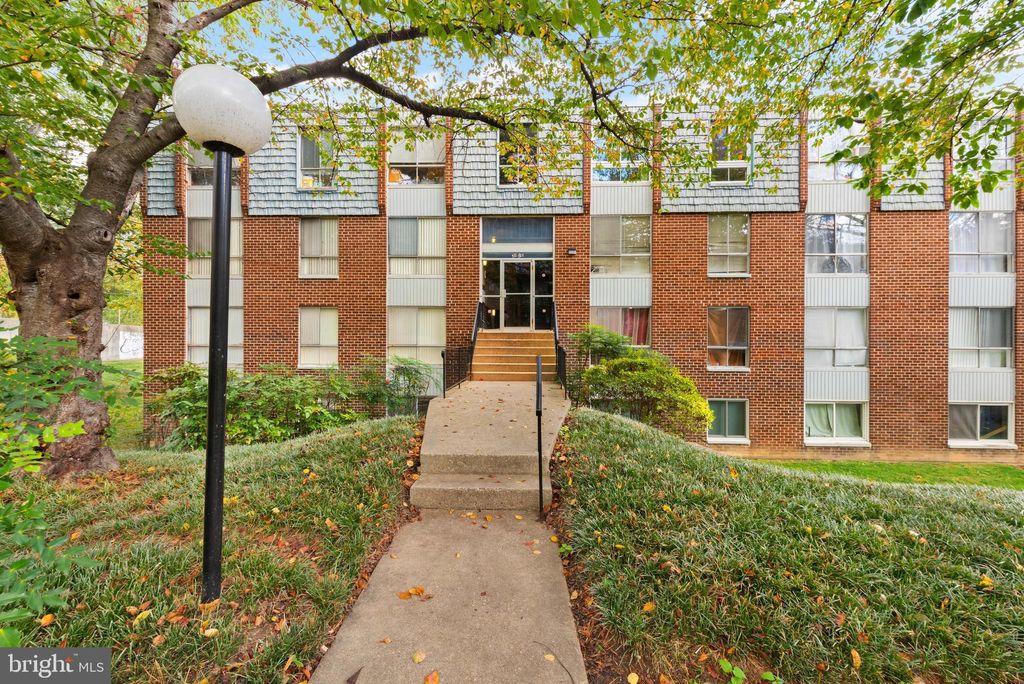 Photo of 3914 Bel Pre Road #3914, SILVER SPRING, MD 20906 (MLS # MDMC2206506)