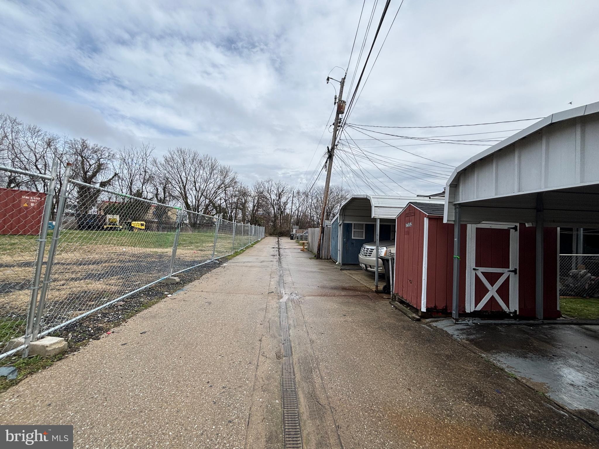 GRAY MANOR - Residential