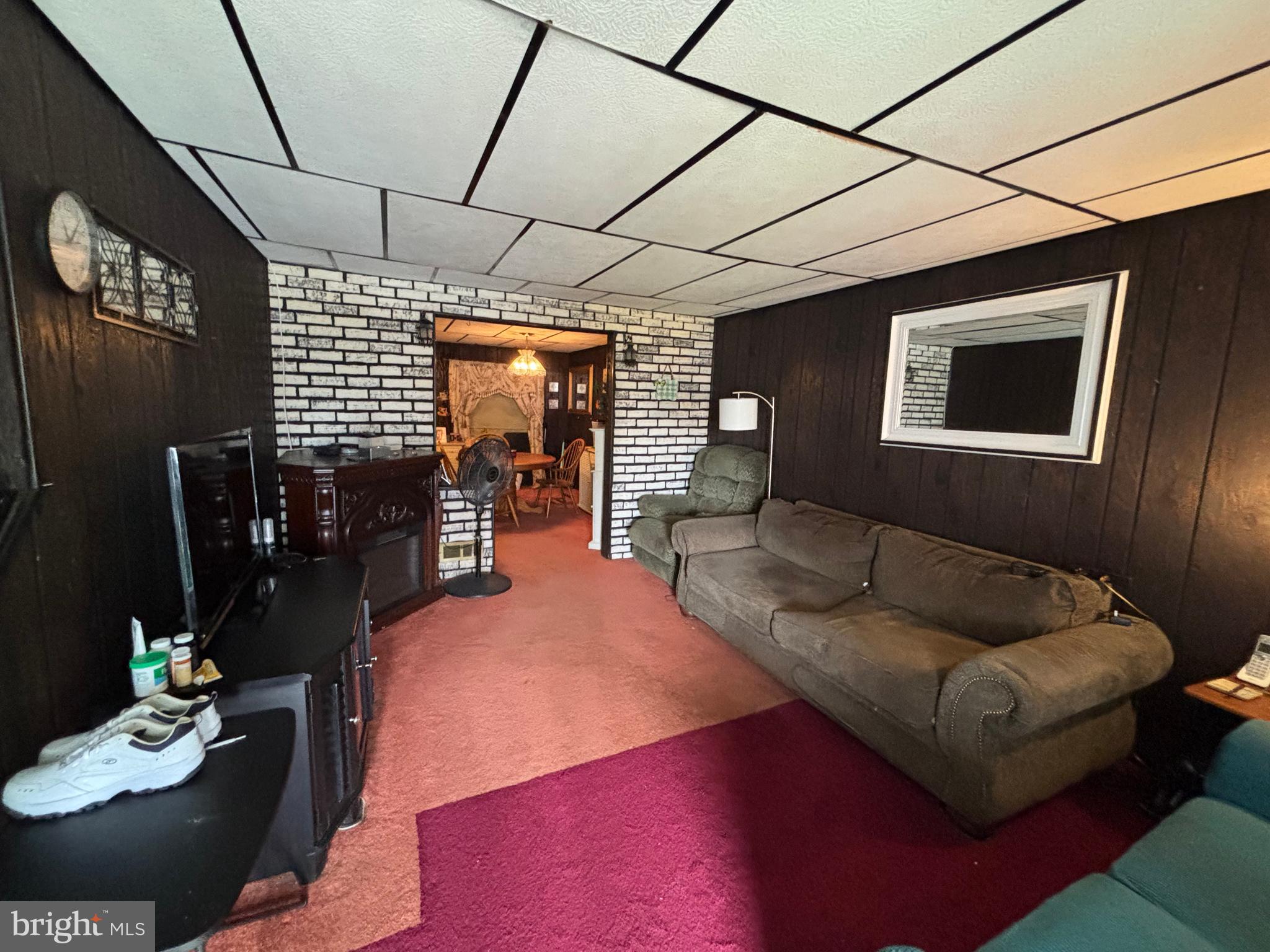 GRAY MANOR - Residential