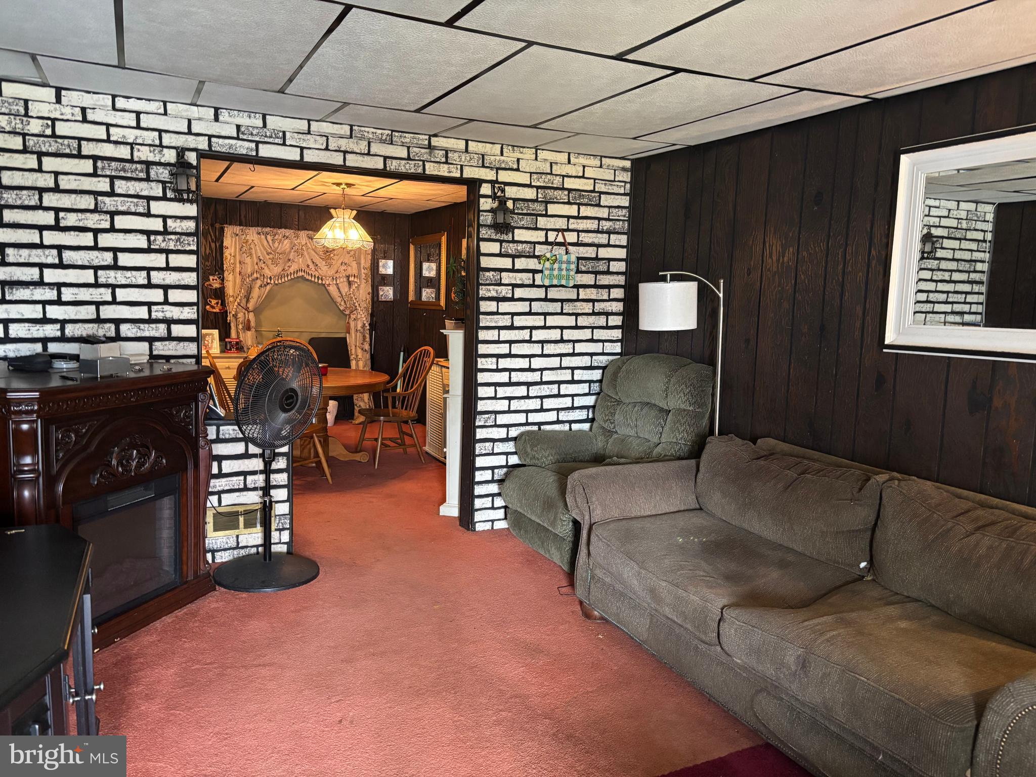 GRAY MANOR - Residential