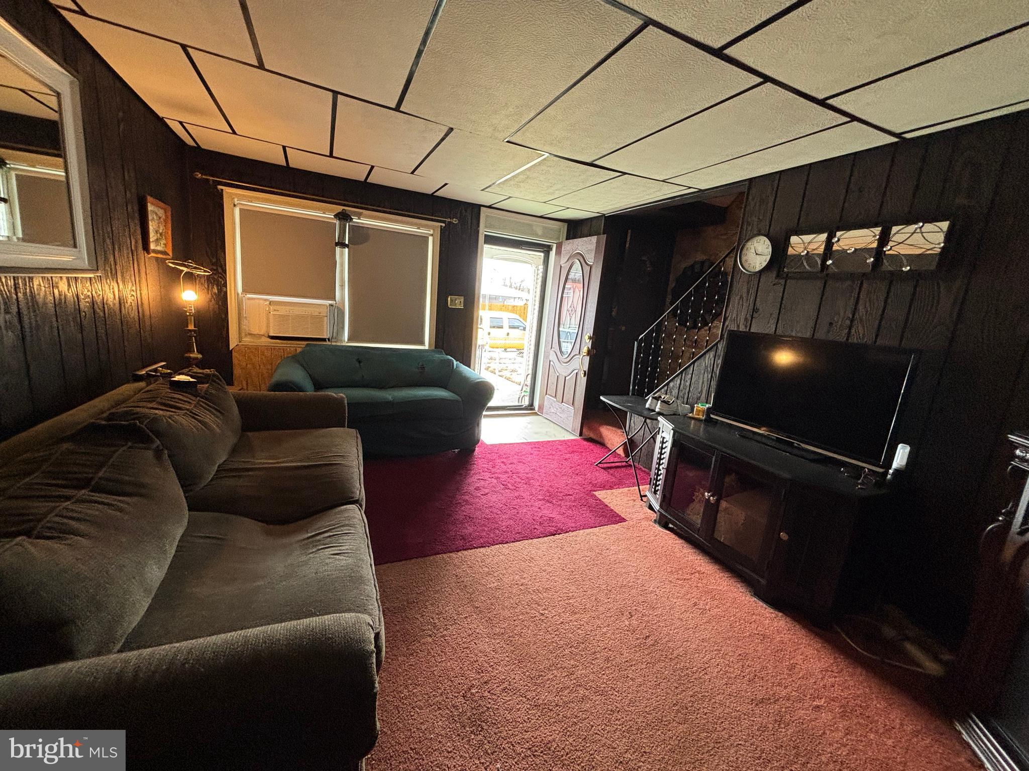 GRAY MANOR - Residential