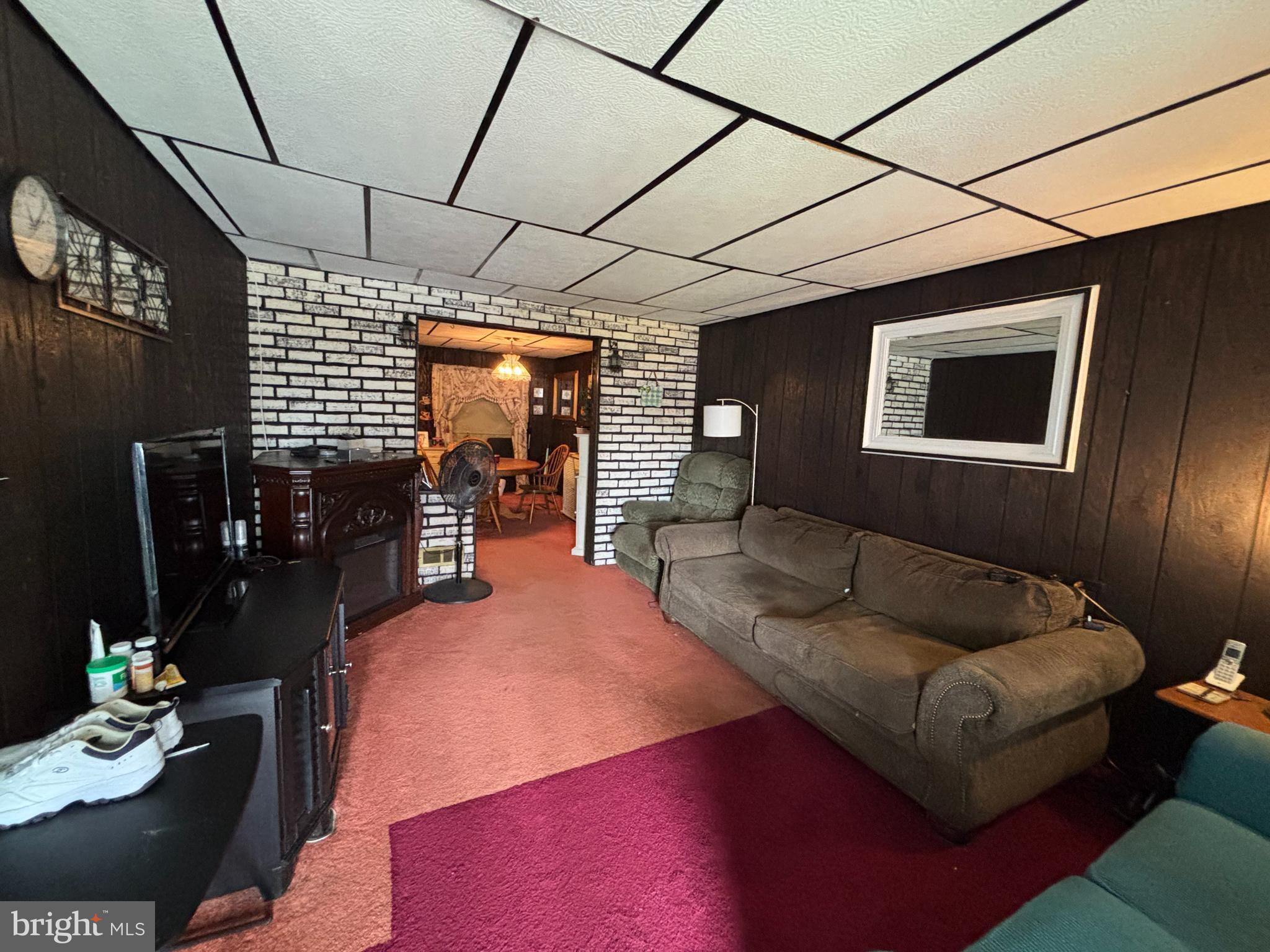 GRAY MANOR - Residential