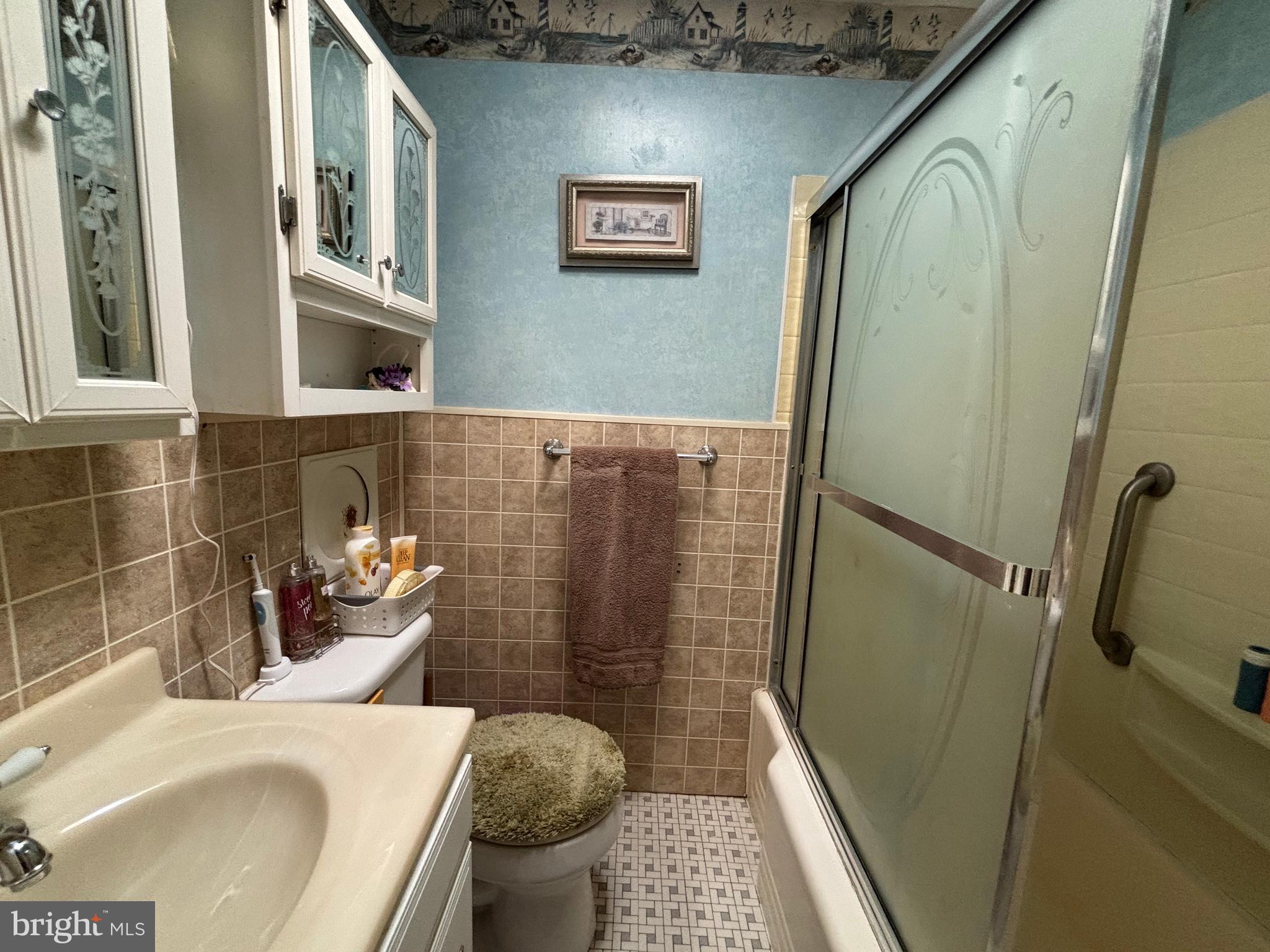 GRAY MANOR - Residential