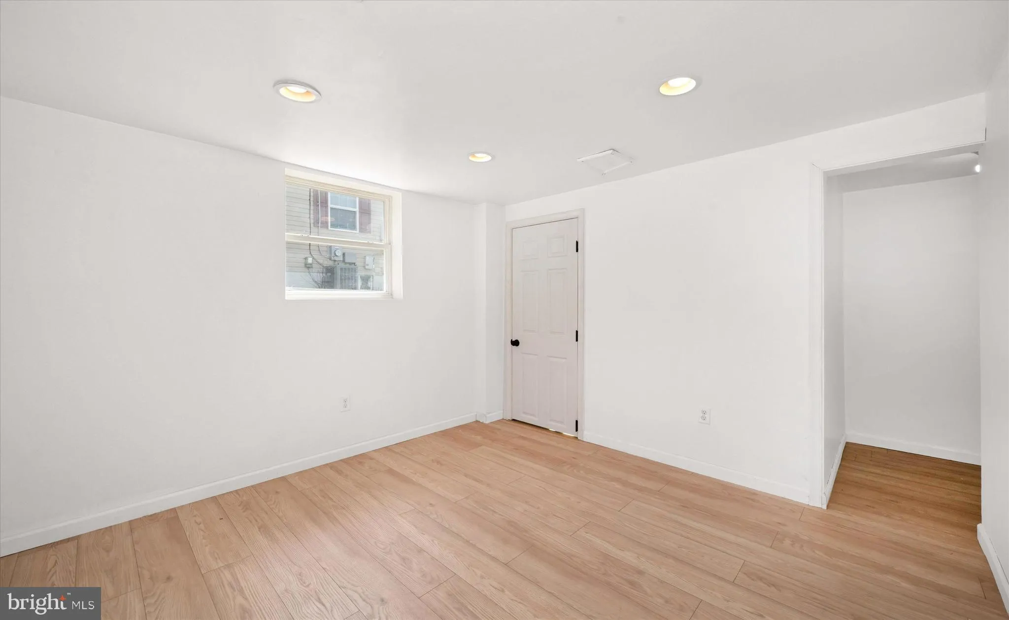 New Castle, Delaware 19720, United States, 4 Bedrooms Bedrooms, ,2 BathroomsBathrooms,Residential,Contingent,100334