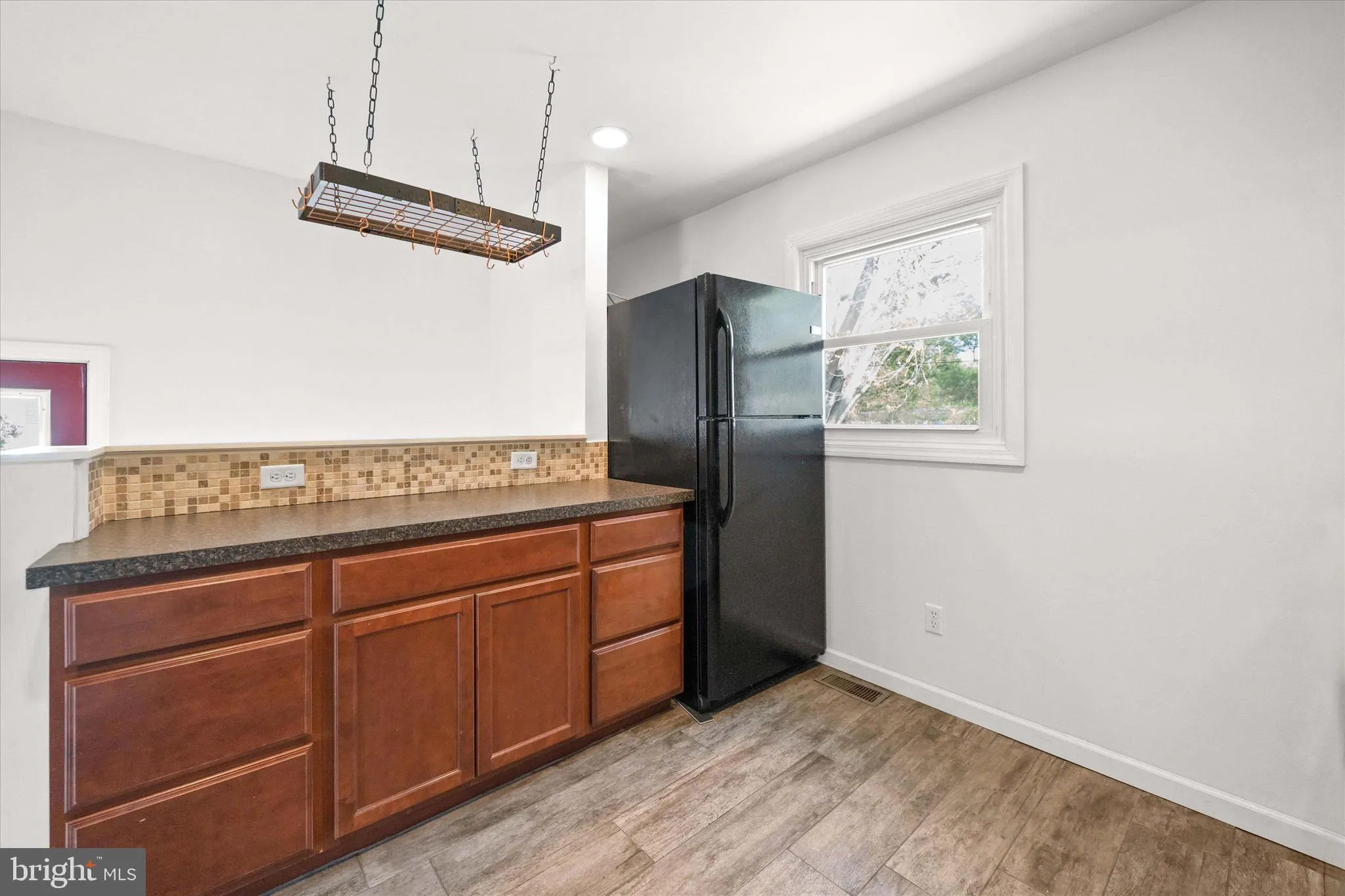 New Castle, Delaware 19720, United States, 4 Bedrooms Bedrooms, ,2 BathroomsBathrooms,Residential,Contingent,100334