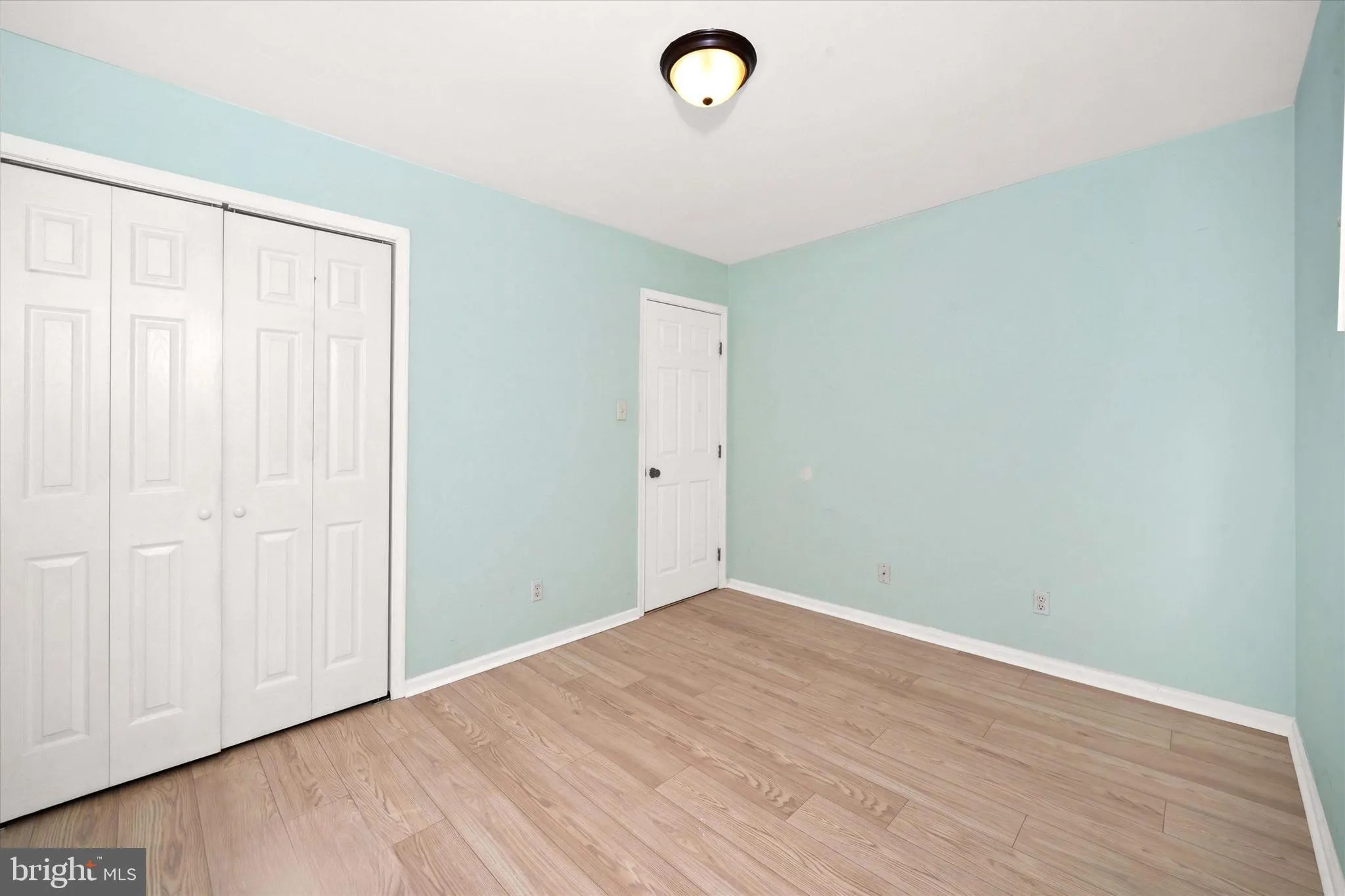 New Castle, Delaware 19720, United States, 4 Bedrooms Bedrooms, ,2 BathroomsBathrooms,Residential,Contingent,100334