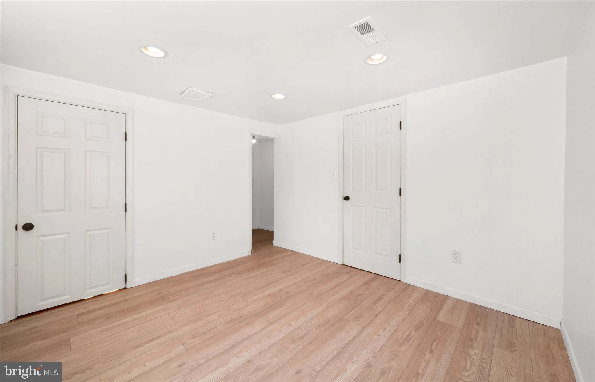 New Castle, Delaware 19720, United States, 4 Bedrooms Bedrooms, ,2 BathroomsBathrooms,Residential,Contingent,100334