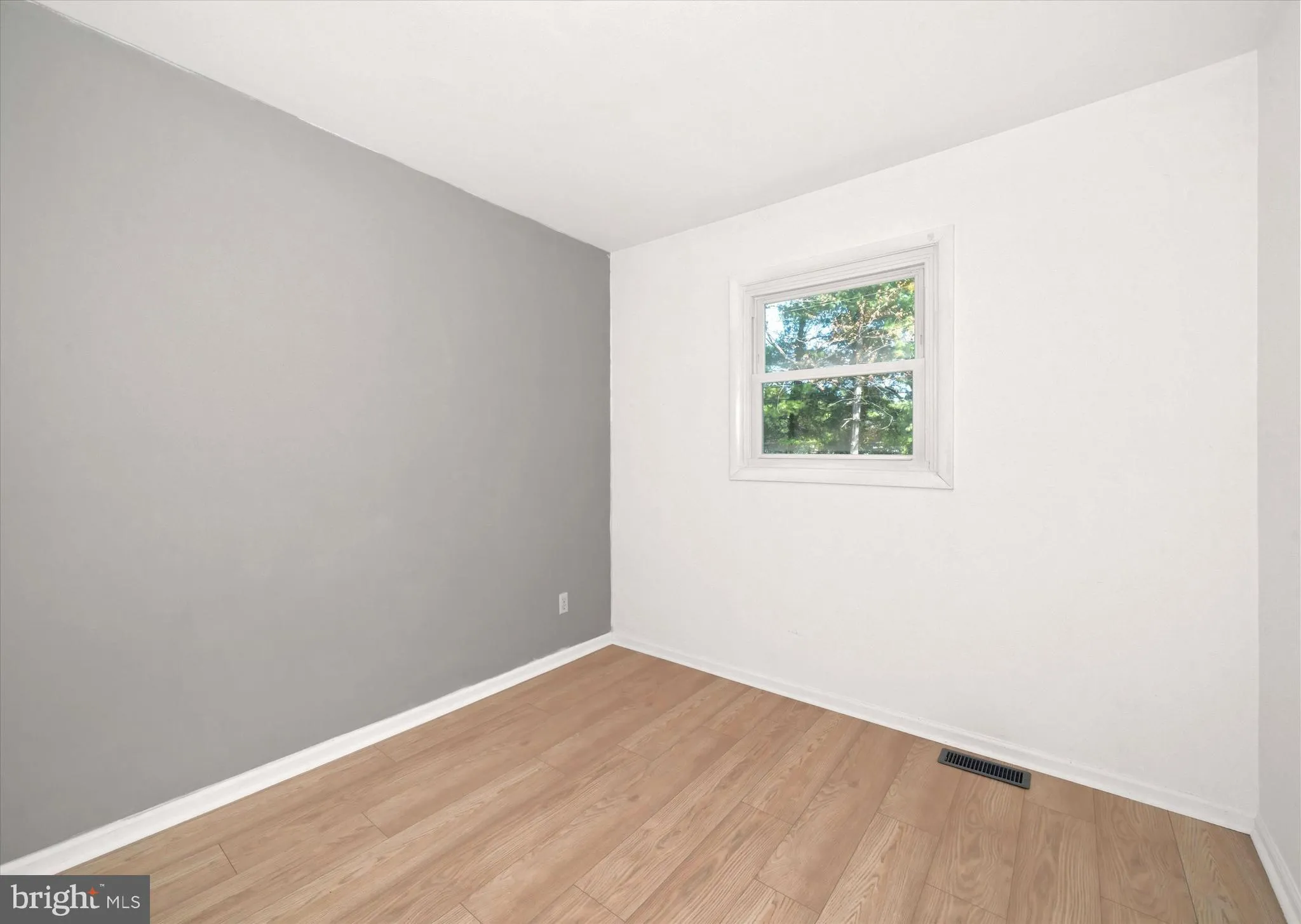 New Castle, Delaware 19720, United States, 4 Bedrooms Bedrooms, ,2 BathroomsBathrooms,Residential,Contingent,100334