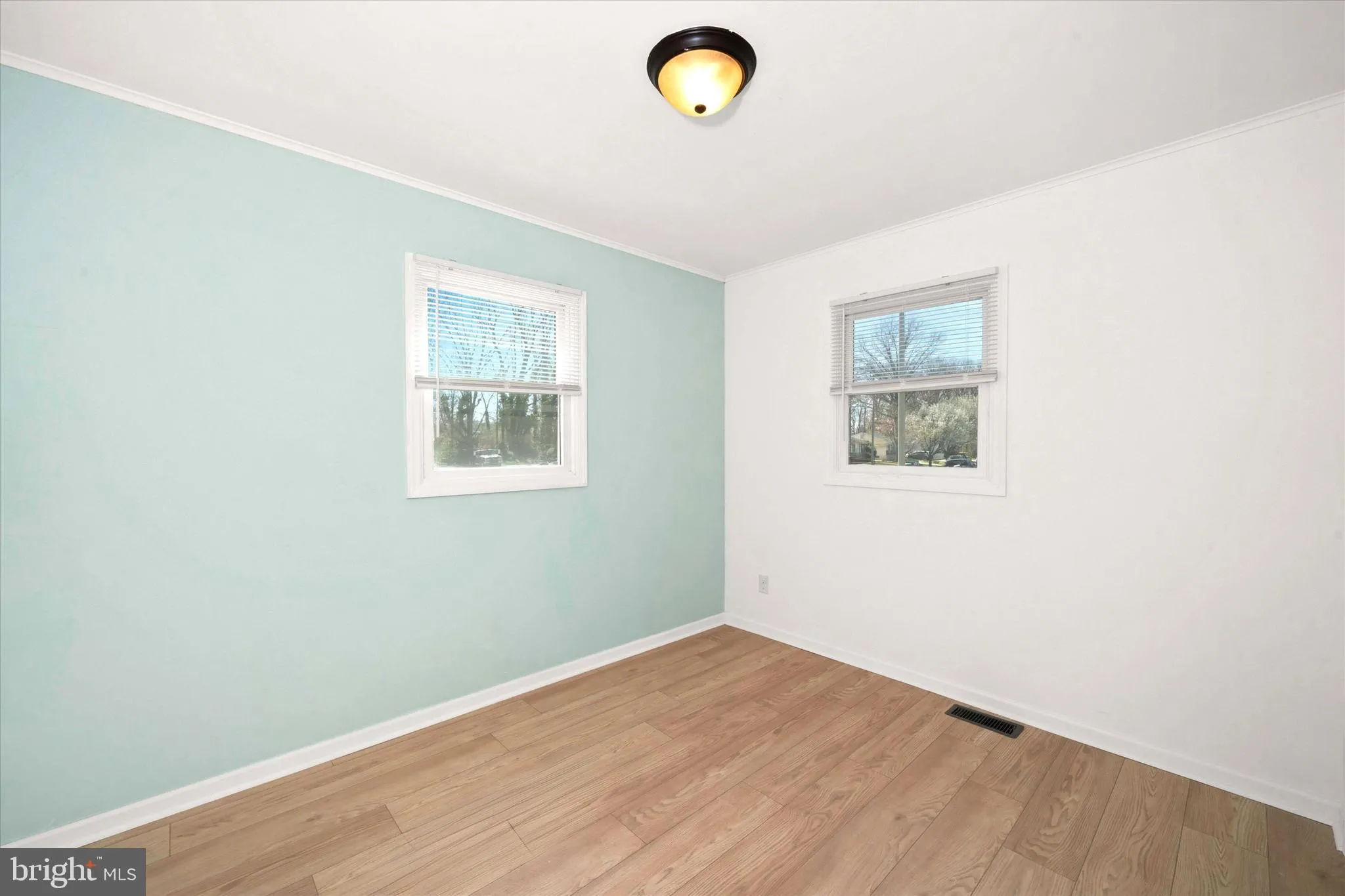 New Castle, Delaware 19720, United States, 4 Bedrooms Bedrooms, ,2 BathroomsBathrooms,Residential,Contingent,100334