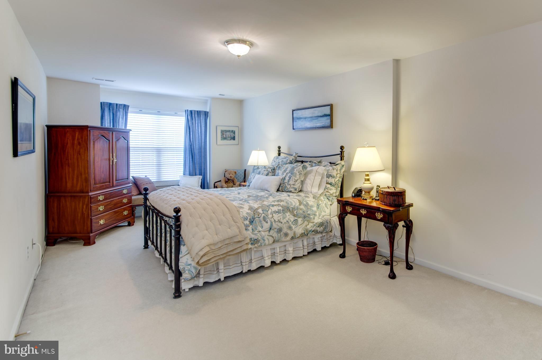 VIRGINIA OAKS - Residential