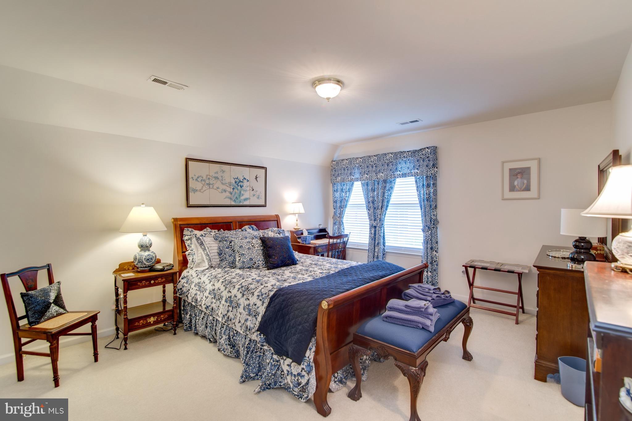 VIRGINIA OAKS - Residential