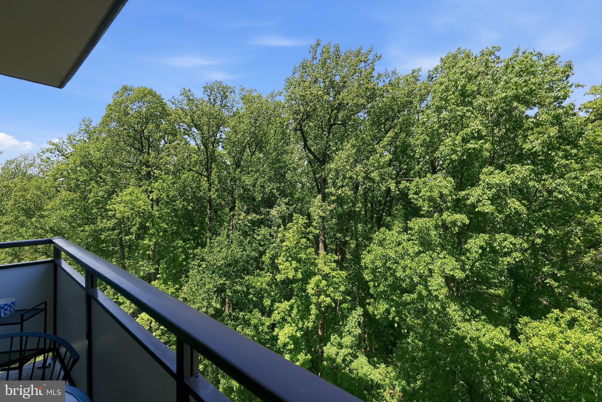 PROMENADE TOWERS - Residential