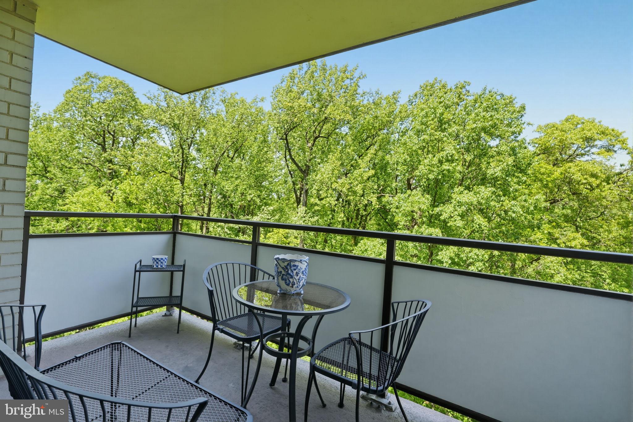 PROMENADE TOWERS - Residential