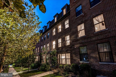 Photo of 2118 18th Street N, ARLINGTON, VA 22202 (MLS # VAAR2077822)