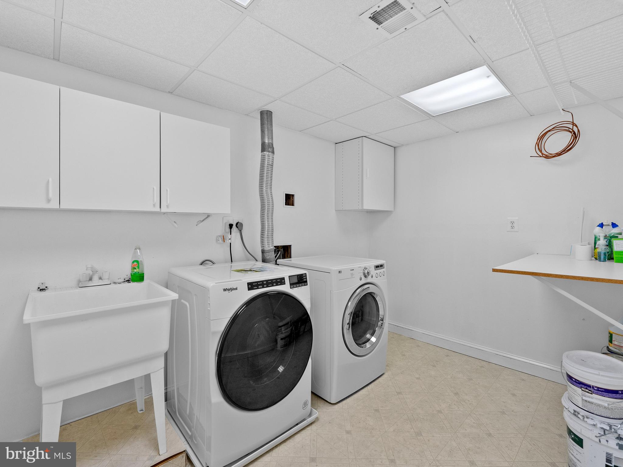 CARR AT CEDAR LAKES - Residential Lease