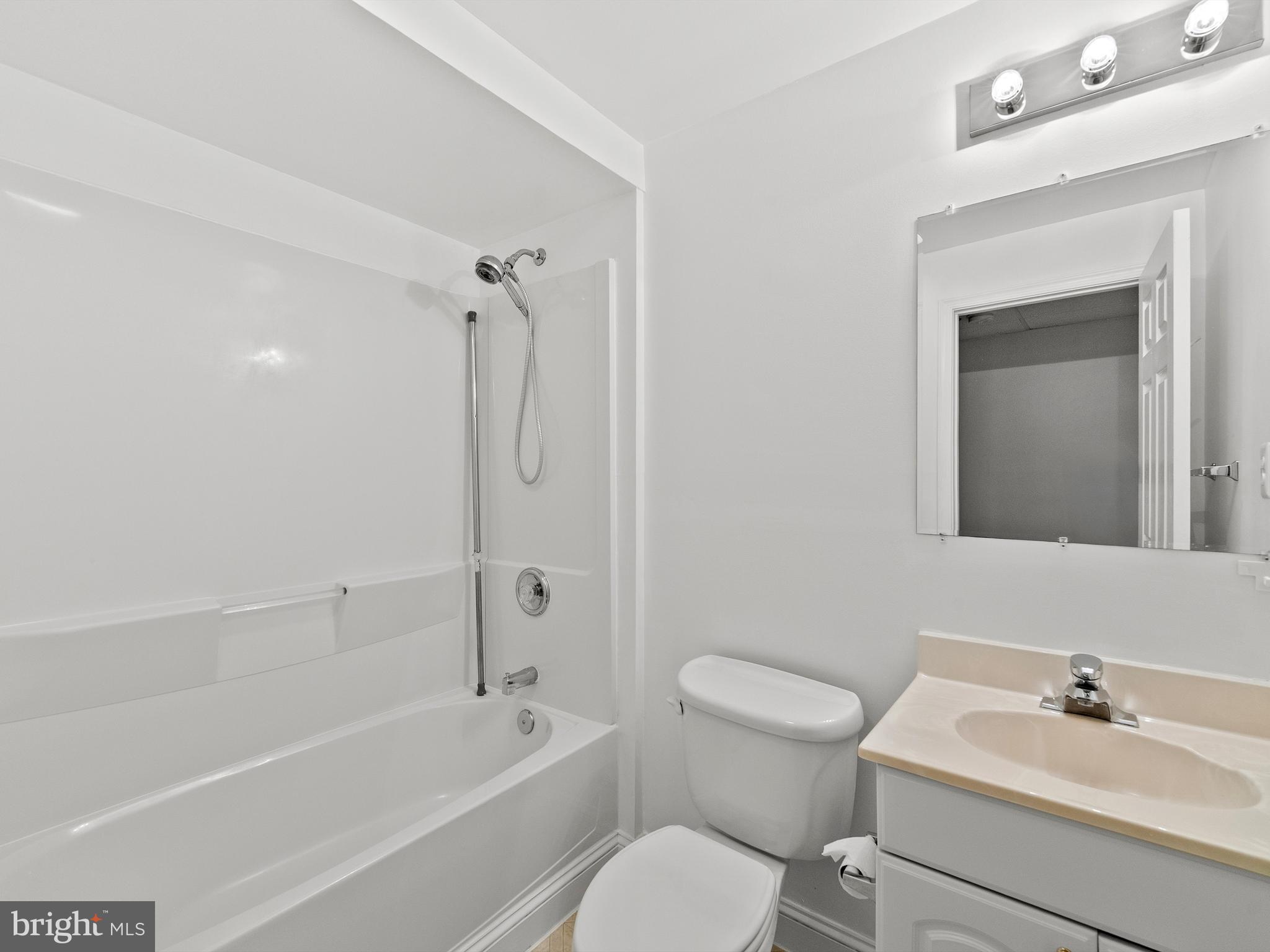 CARR AT CEDAR LAKES - Residential Lease