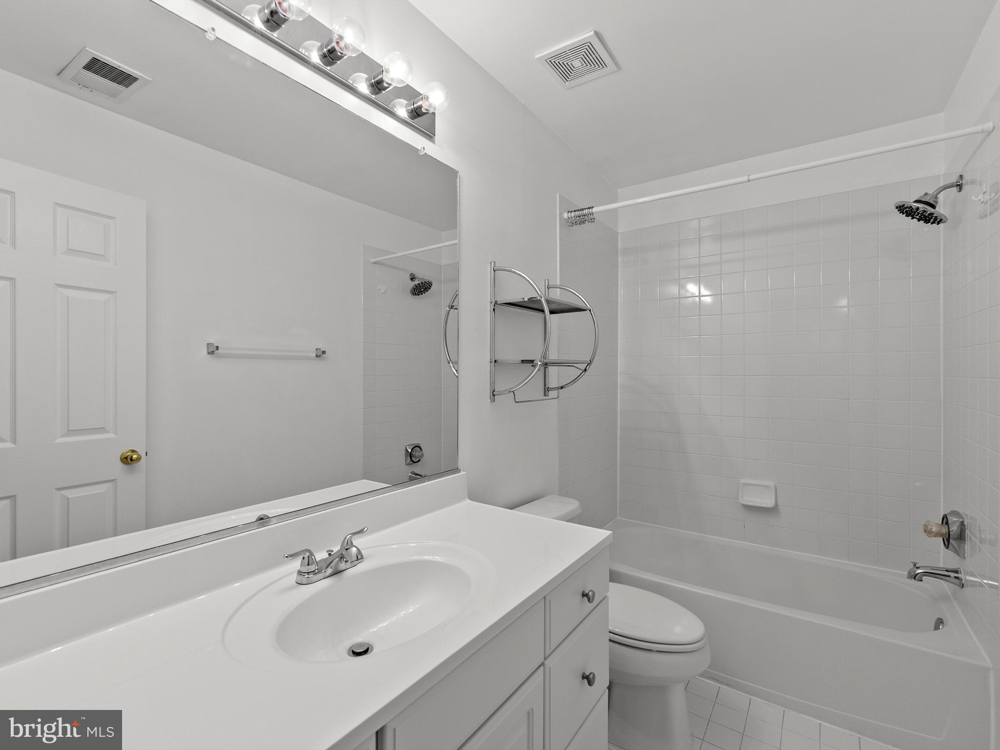 CARR AT CEDAR LAKES - Residential Lease