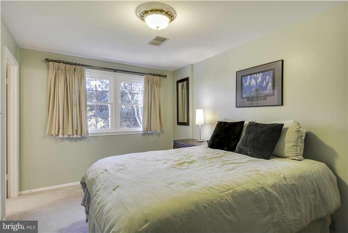 RIVERSIDE PARK HESSICK - Residential