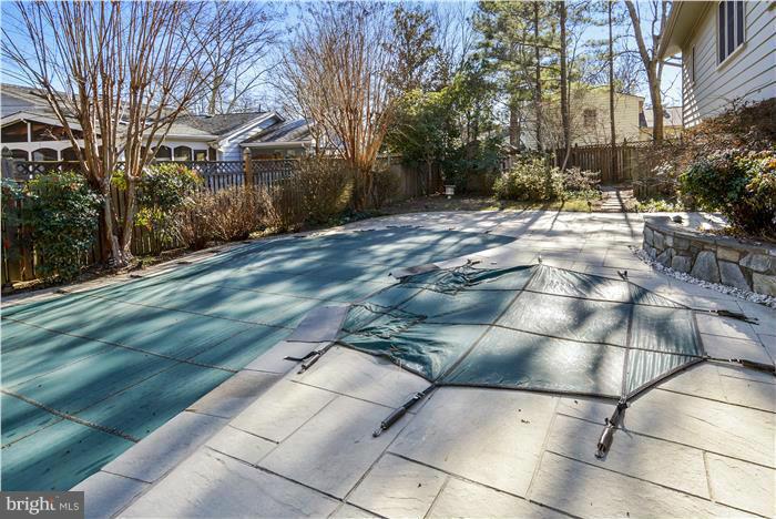 RIVERSIDE PARK HESSICK - Residential