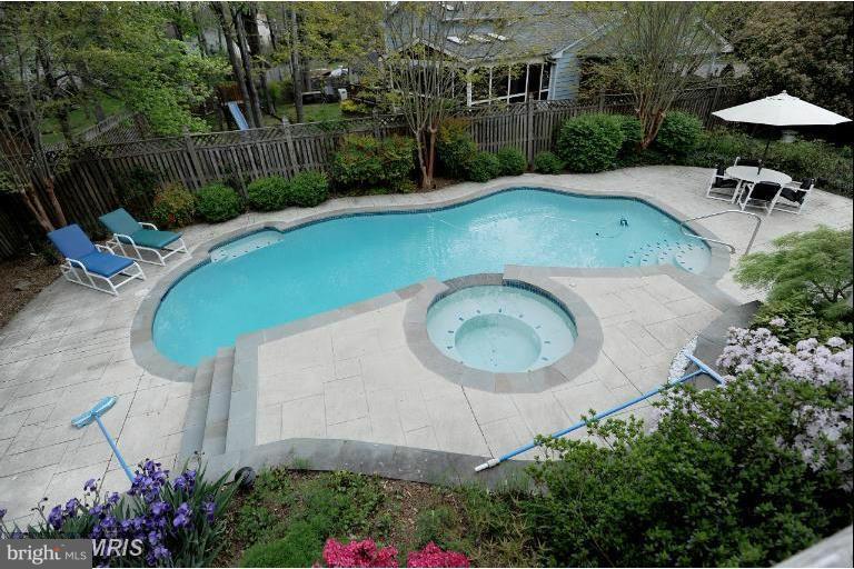 RIVERSIDE PARK HESSICK - Residential