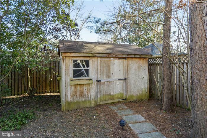 RIVERSIDE PARK HESSICK - Residential