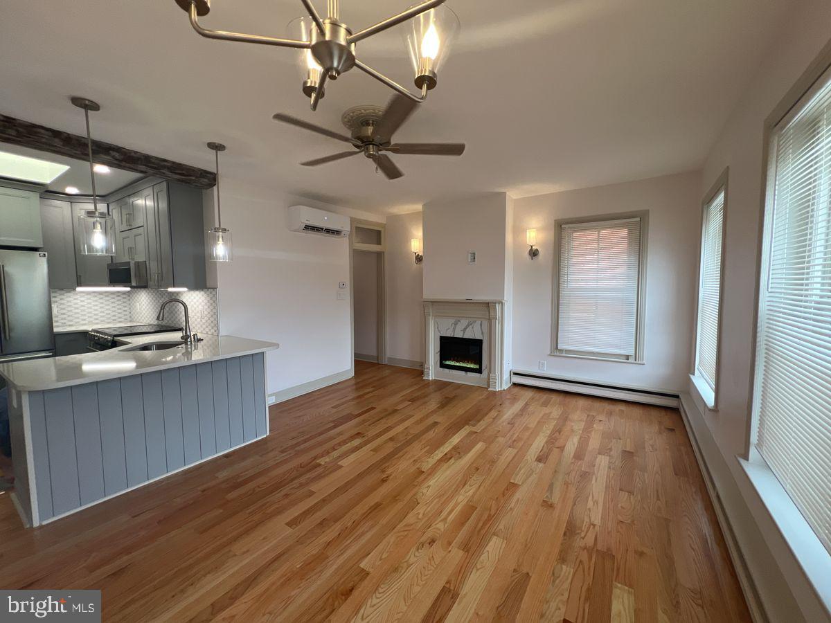8 E 3RD STREET