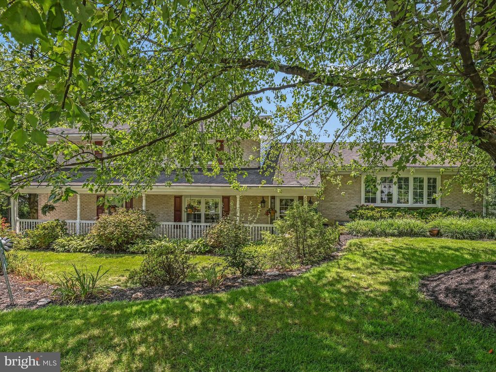 Photo of 34 Peach Lane, Lancaster, PA 17601 (MLS # PALA2055498)