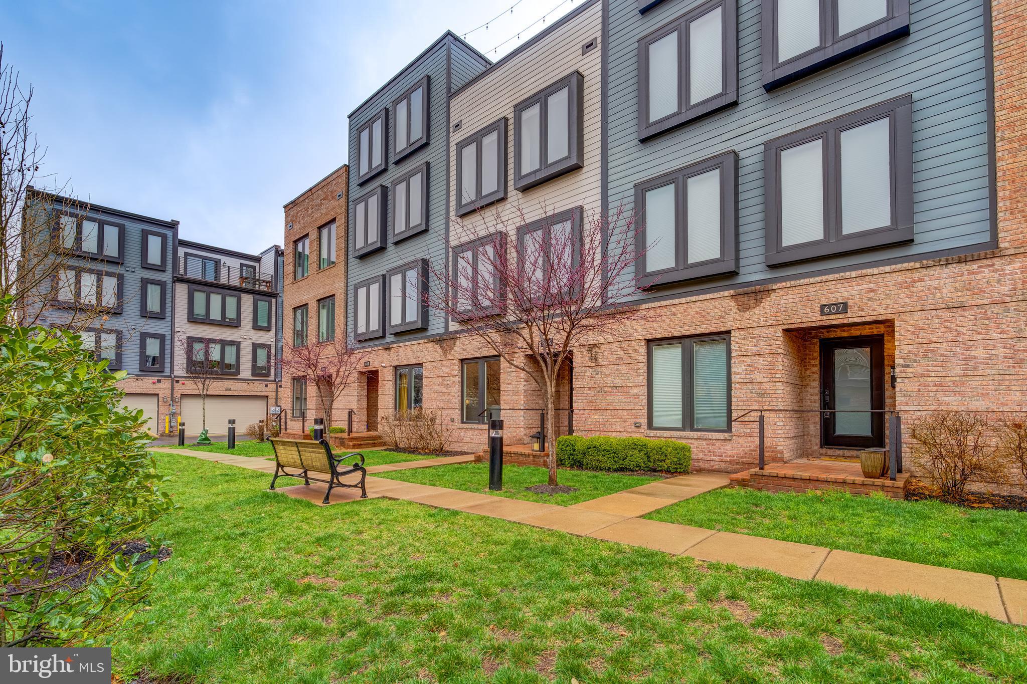 605 SLADE COURT