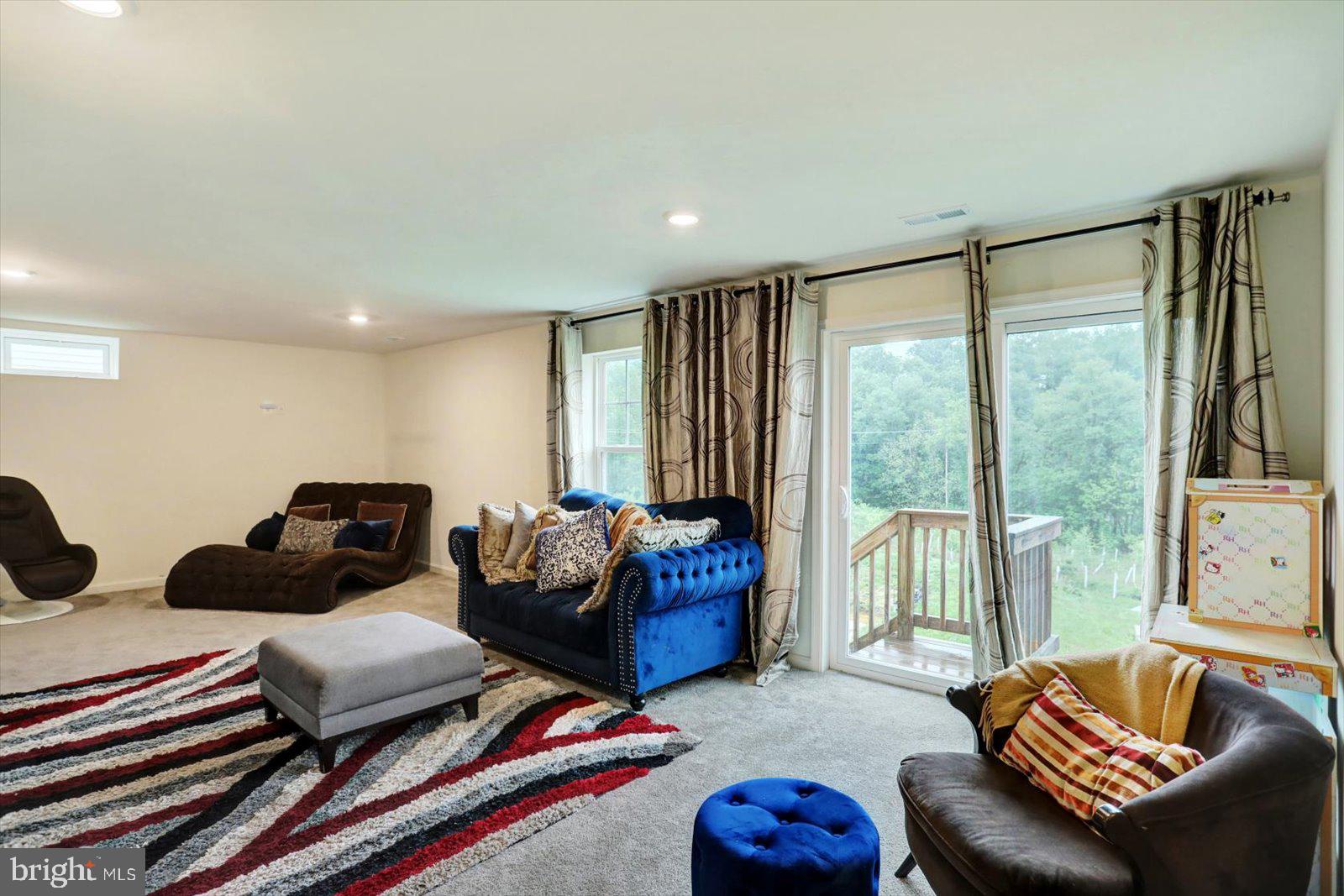 KURTZ SCHOOL VILLAS - Residential