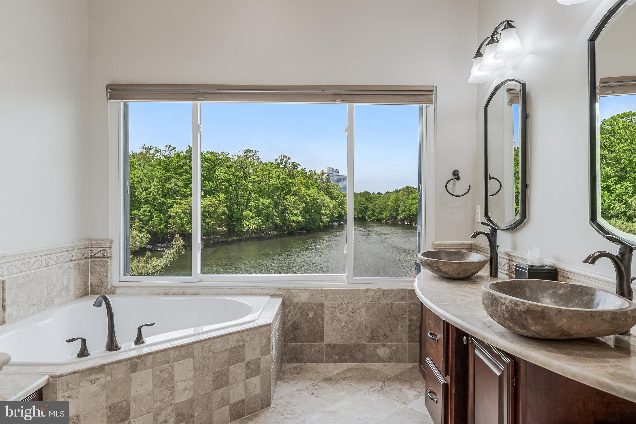 HARBOR POINT - Residential