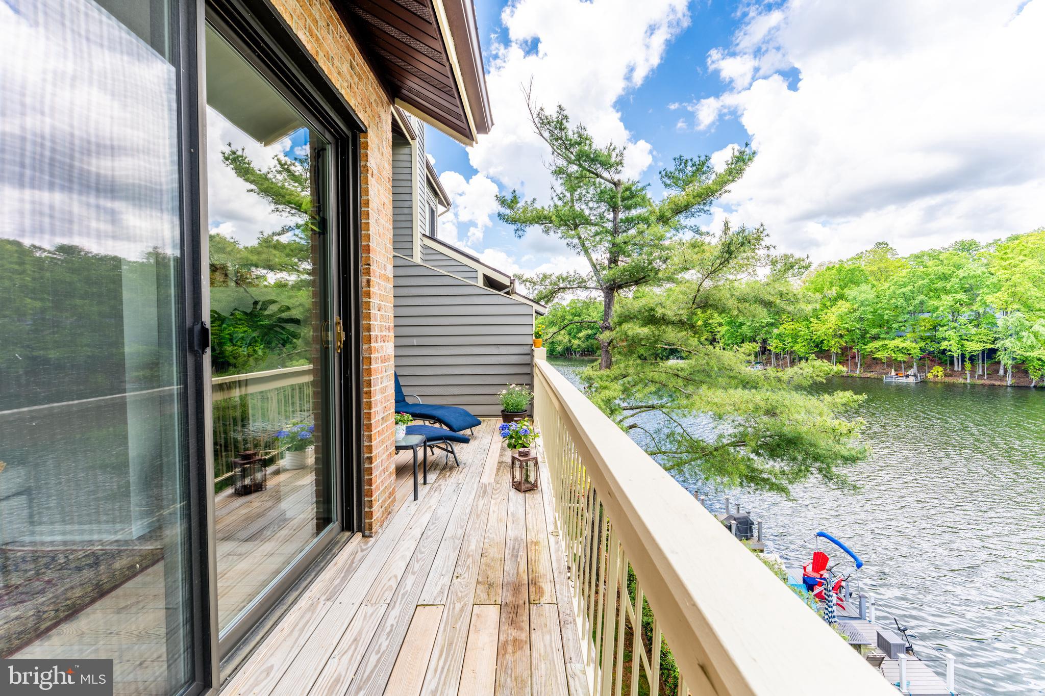 HARBOR POINT - Residential