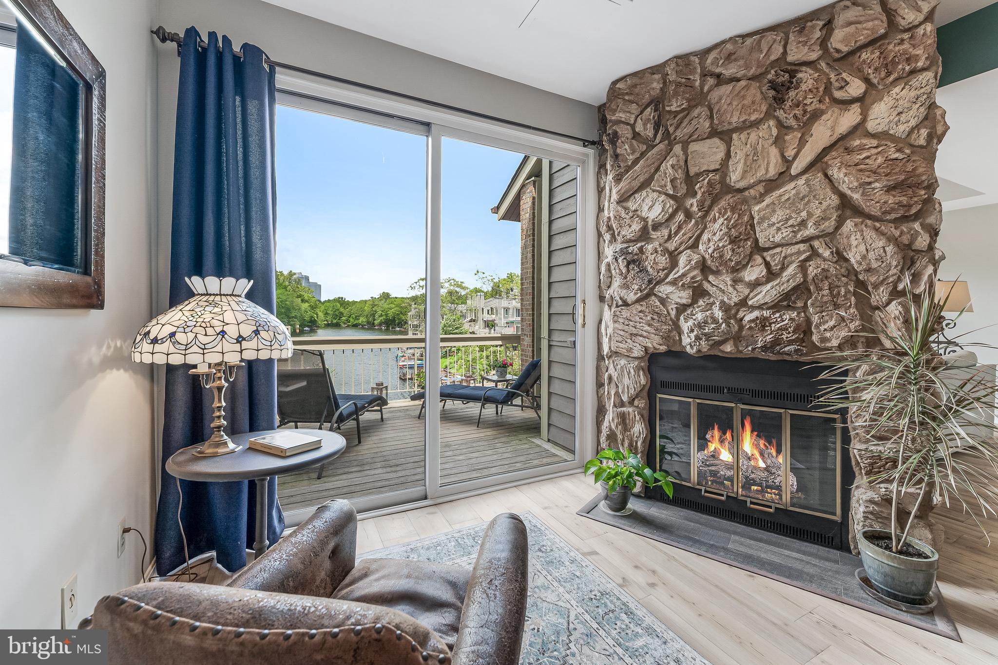 HARBOR POINT - Residential