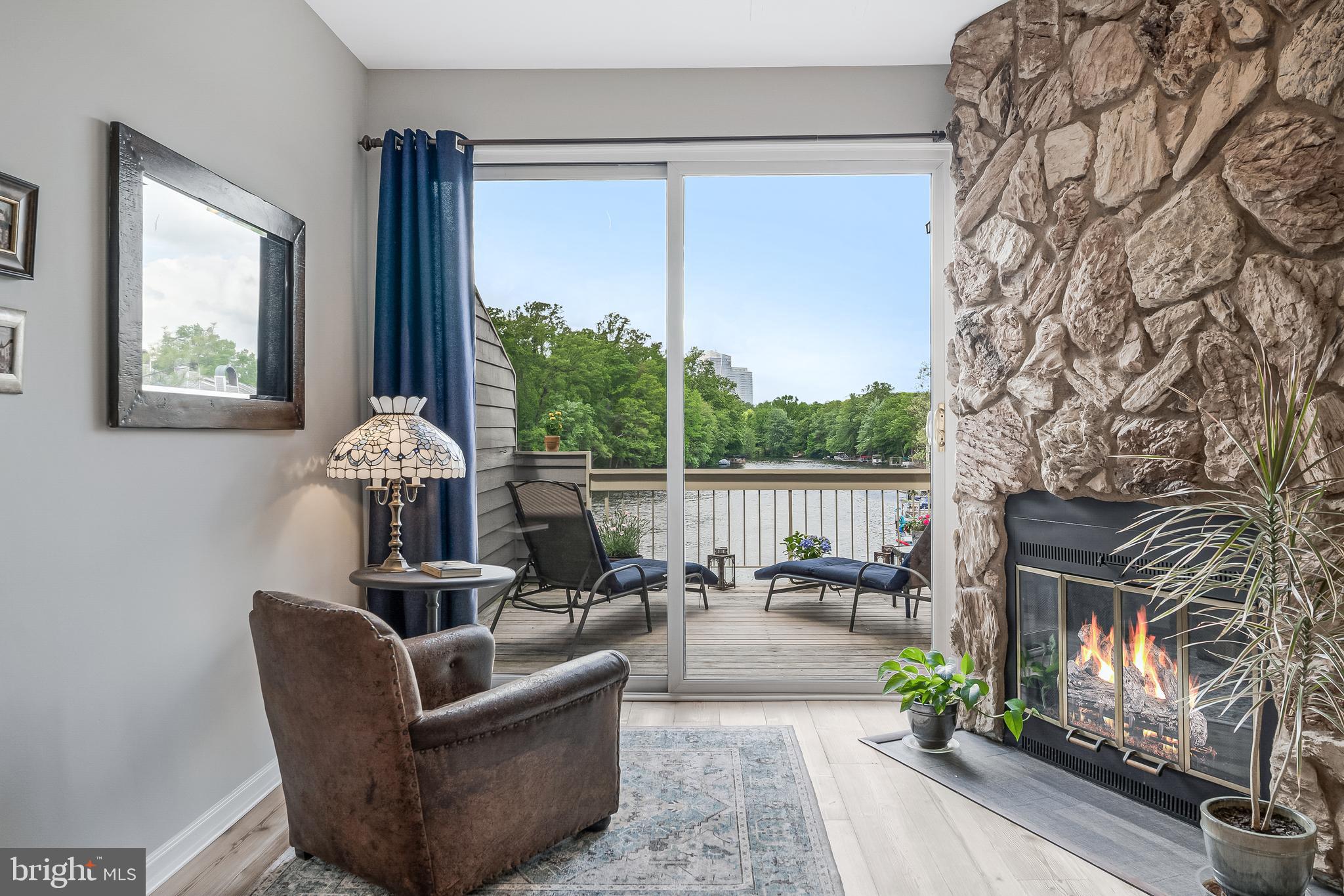 HARBOR POINT - Residential