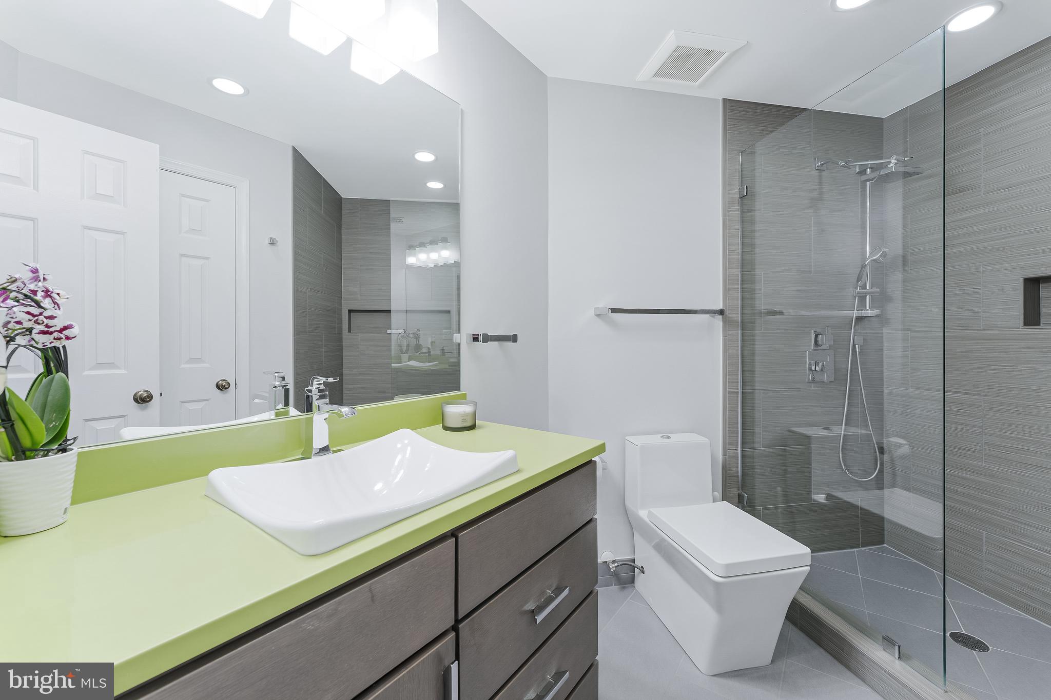 HARBOR POINT - Residential