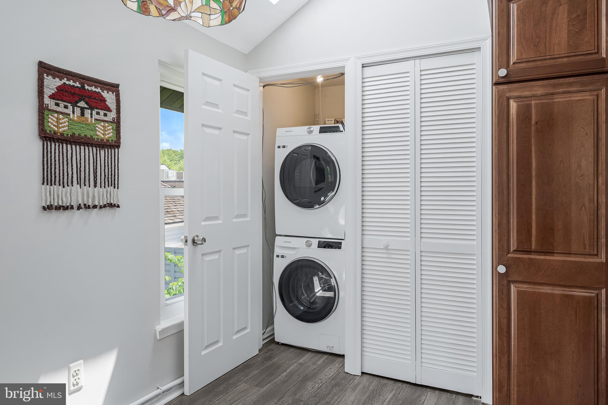 HARBOR POINT - Residential