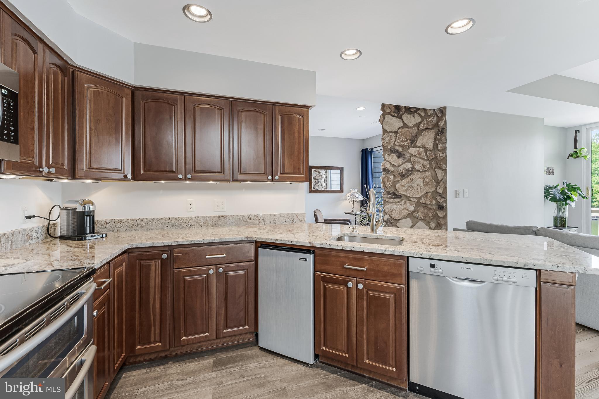 HARBOR POINT - Residential