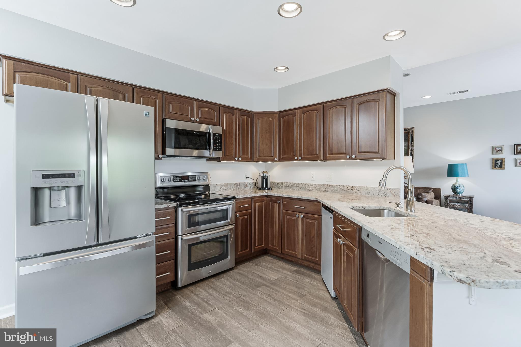 HARBOR POINT - Residential