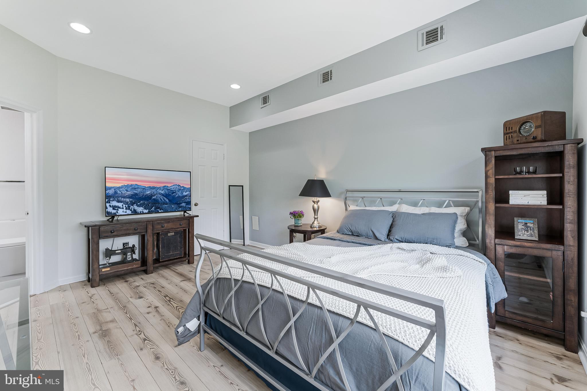 HARBOR POINT - Residential