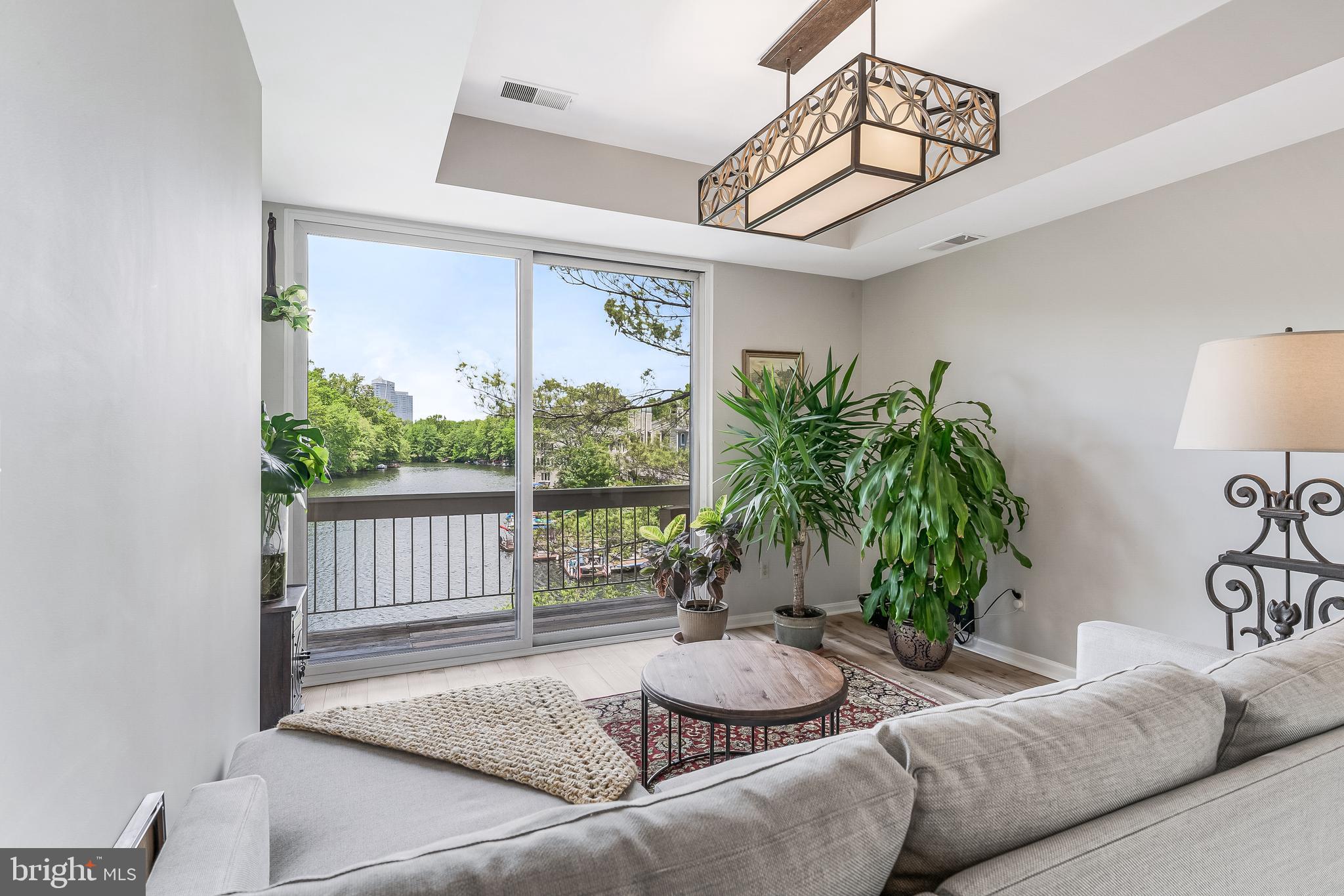 HARBOR POINT - Residential