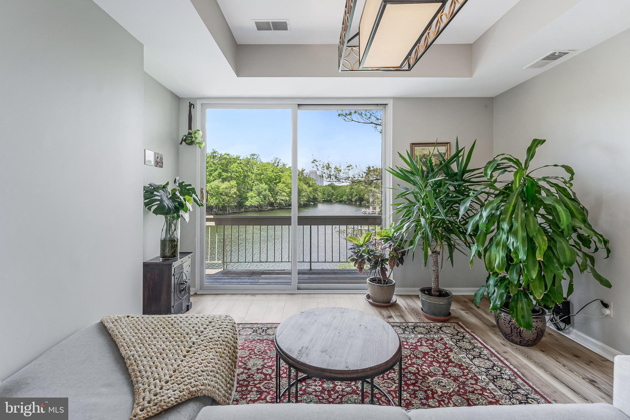 HARBOR POINT - Residential