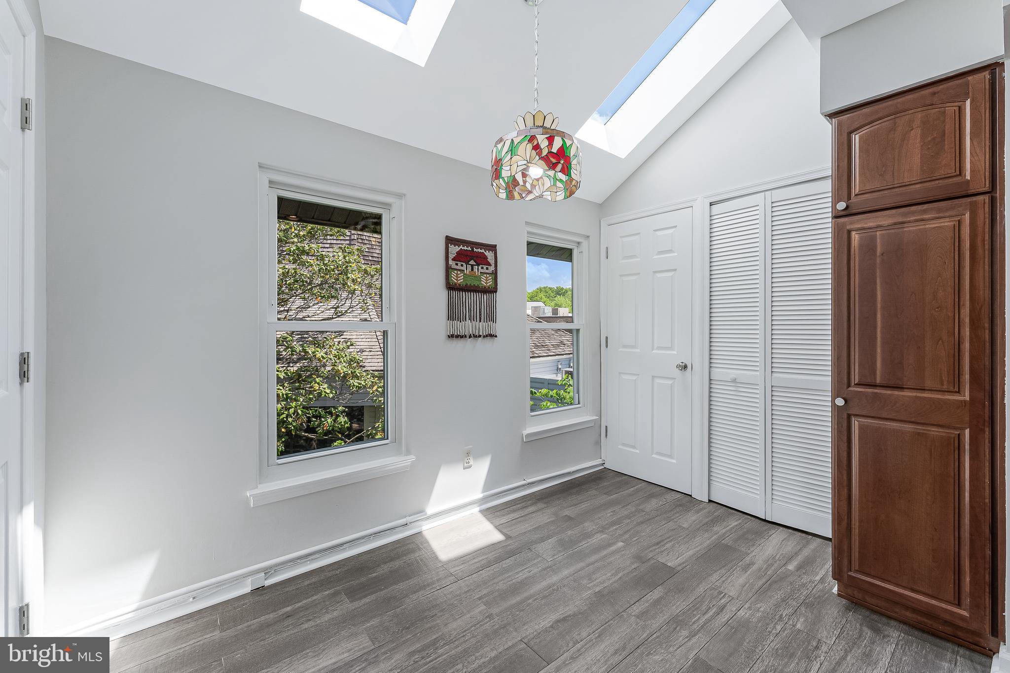 HARBOR POINT - Residential