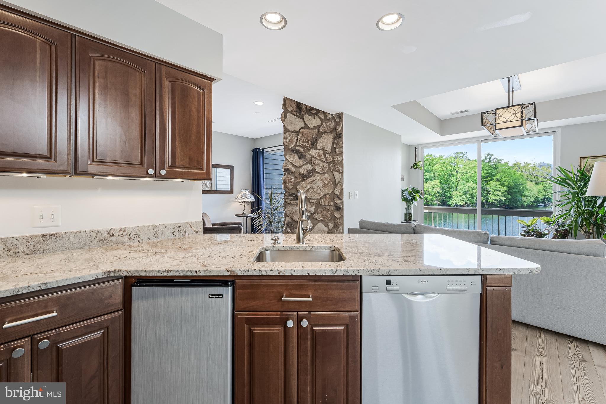 HARBOR POINT - Residential