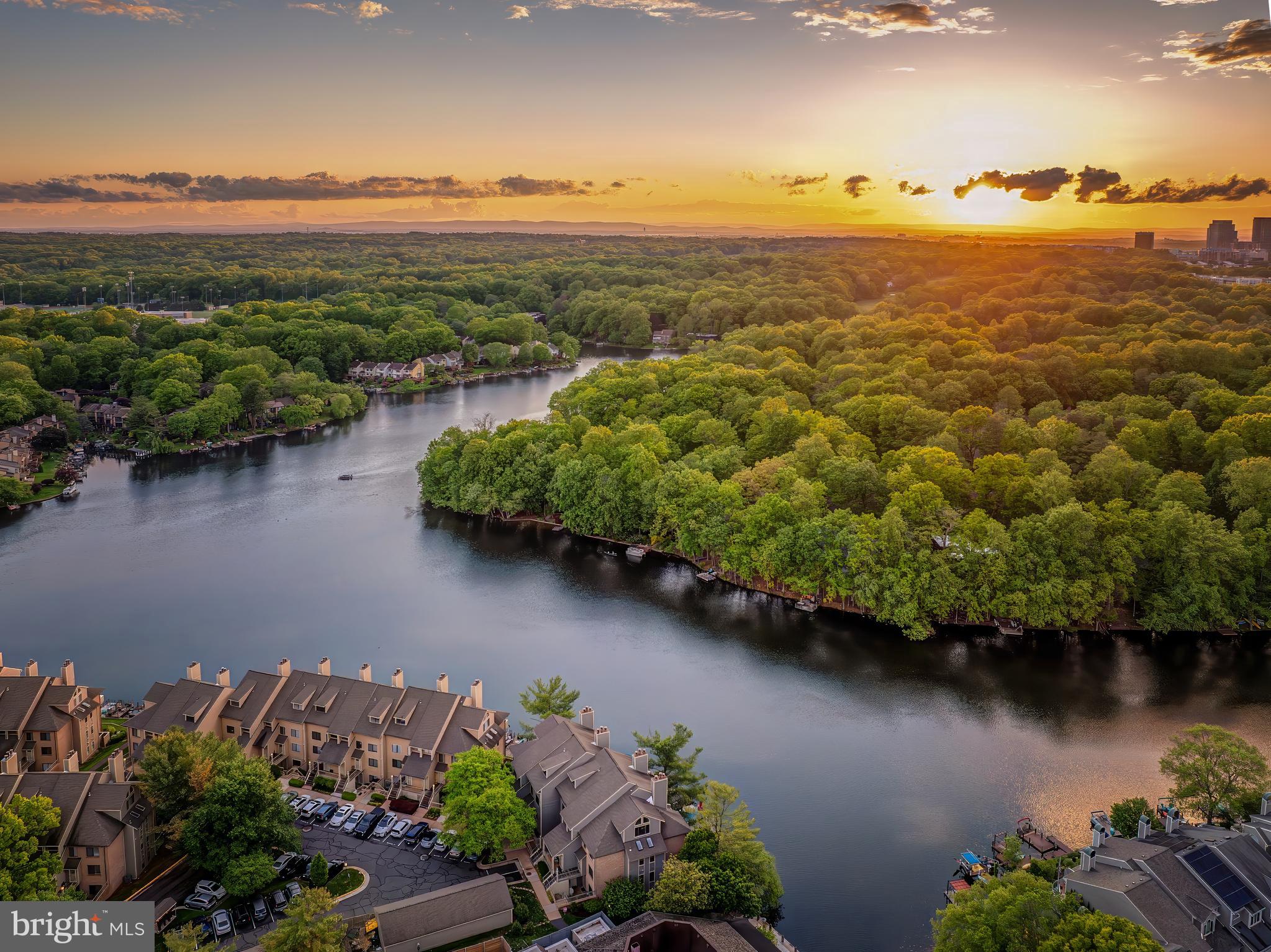 HARBOR POINT - Residential