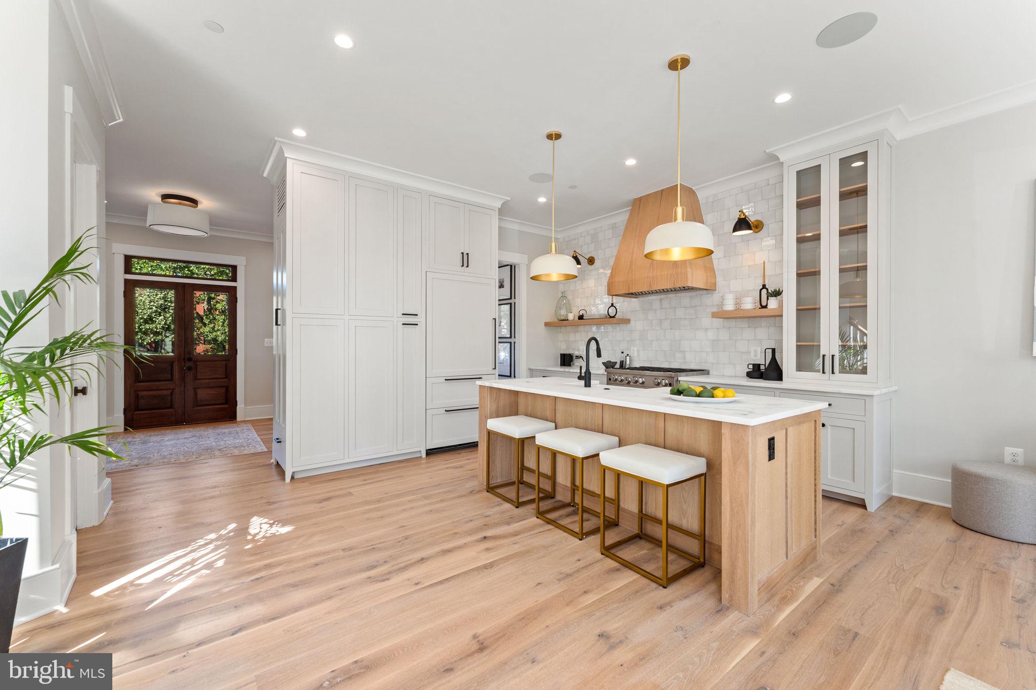 CAPITOL HILL - Residential