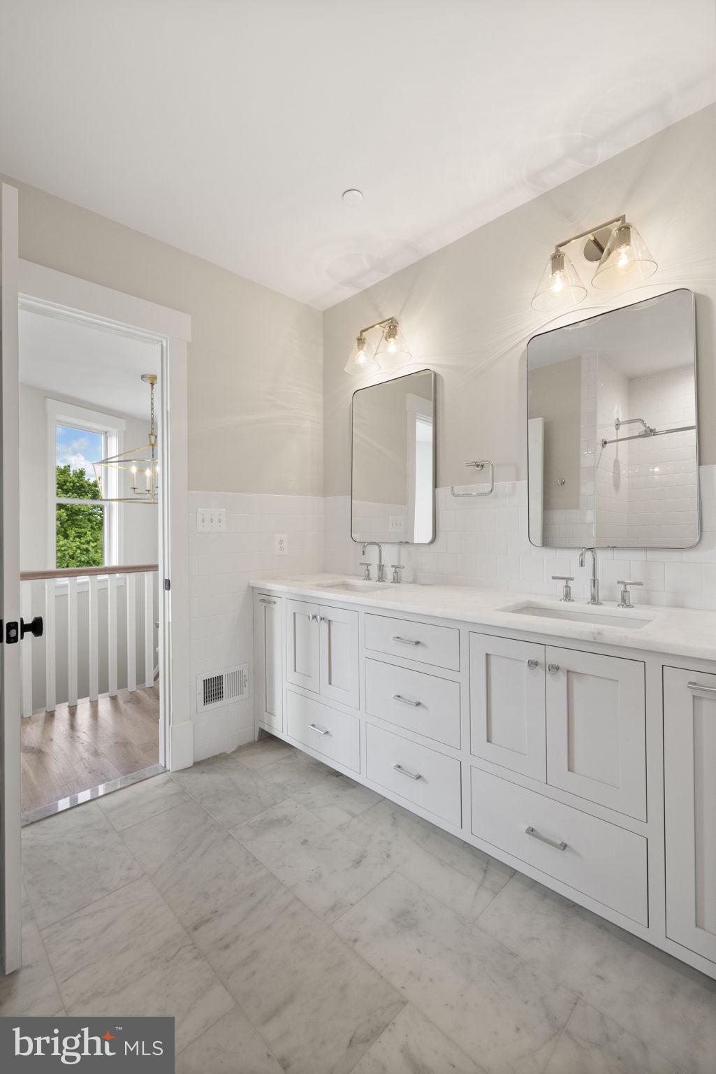 CAPITOL HILL - Residential